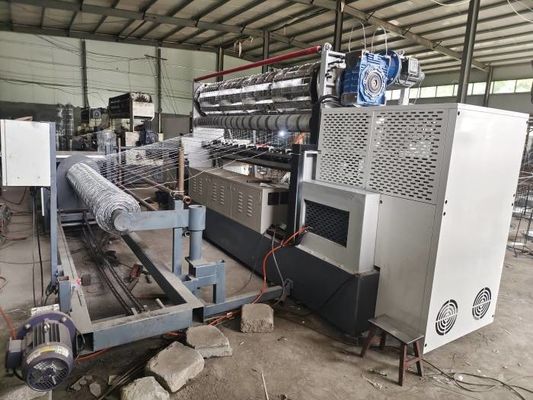 Örgü Uzunluğu 200m Sabit Düğüm Sığır Çit Makinesi Delik Boyutu 3 İnç