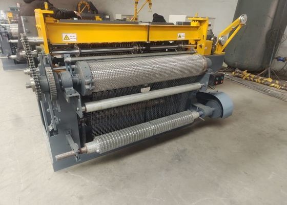 Delik Boyutu 1/2 inç Kaynaklı Tel Ağı Makinesi Tavuk Kafes Ağı Elektrik