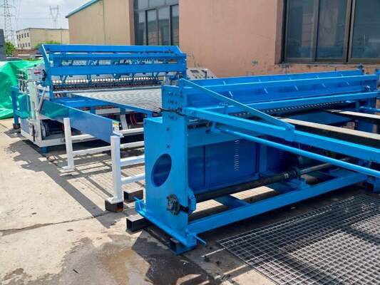 Çit Uzunluğu 3m Mesh Boyutu 50*200mm Çit Mesh kaynak makinesi