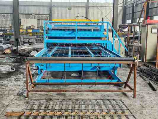 2.4m Mesh Genişliği İnşaat Tel Örgü Panel Kaynak Makinesi 160kva Transformatörlü